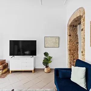 Arbio I Rustic Loft In Reuterkiez Apartment Berlin