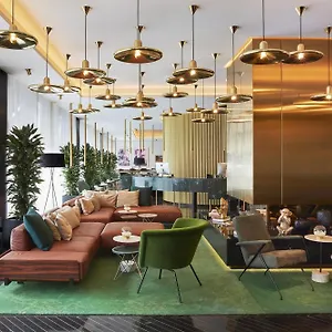 Roomers Munich, Autograph Collection ***** Munich