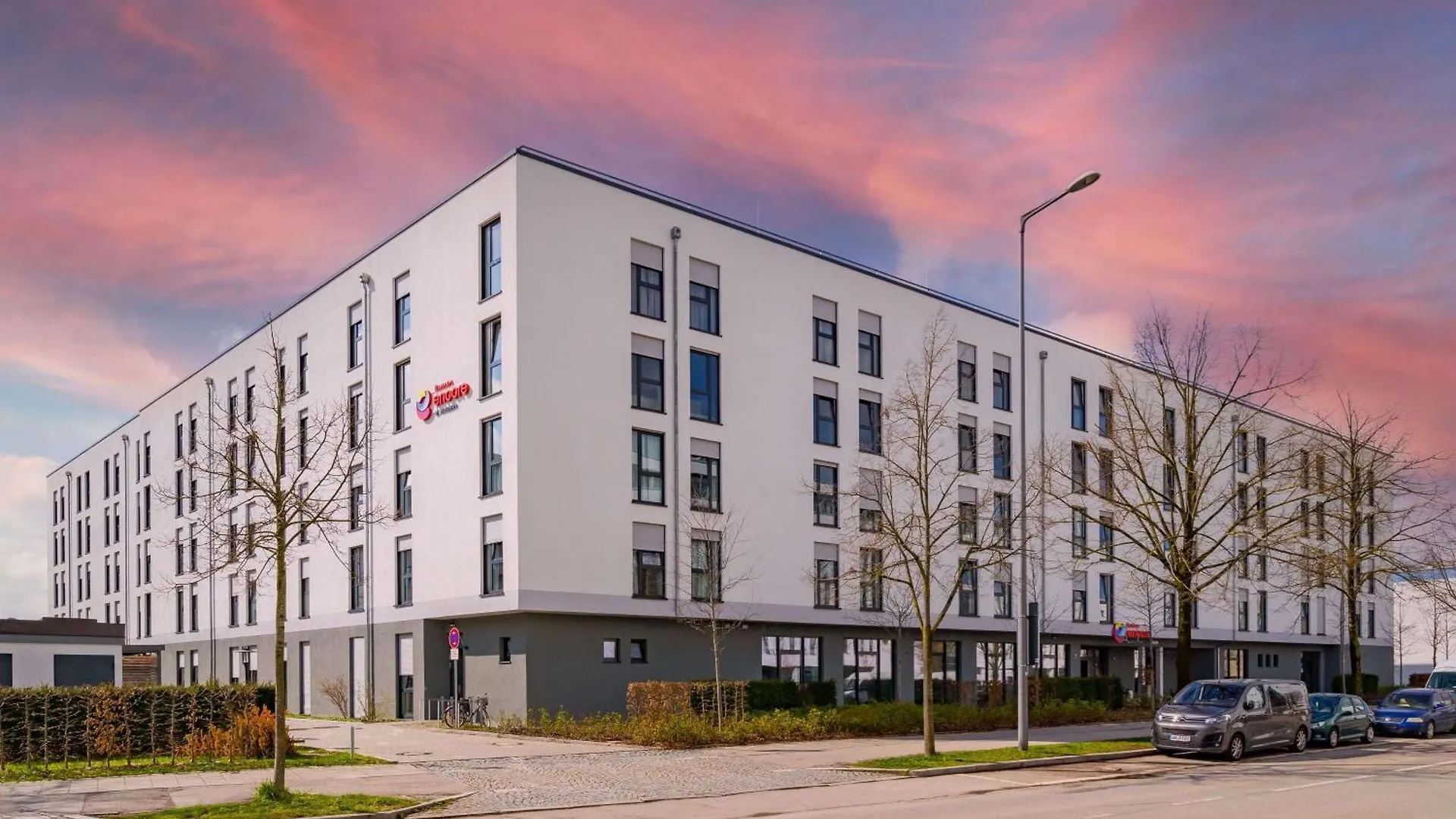 Ramada Encore By Wyndham Munich Messe מלון
