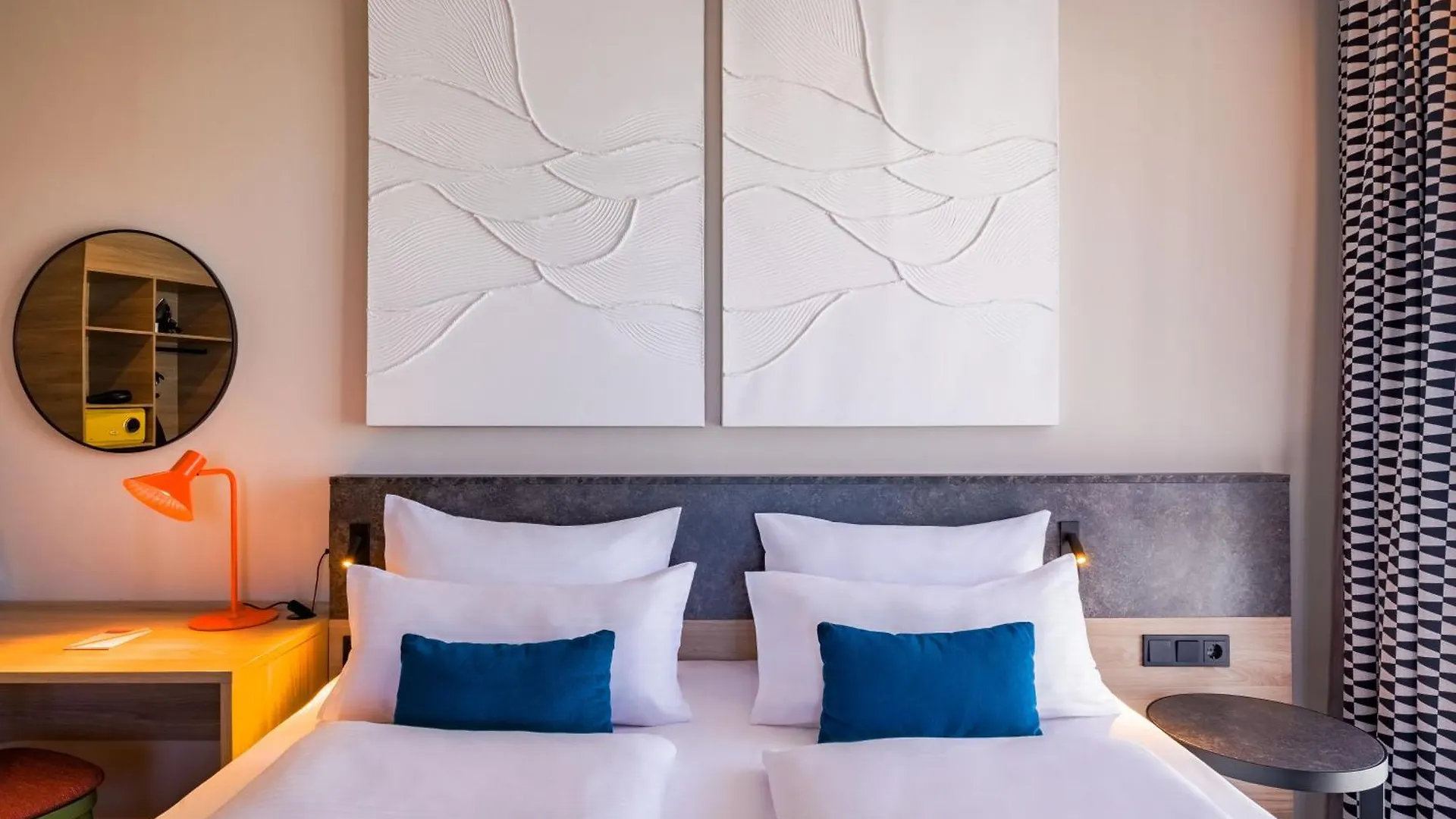 Ramada Encore By Wyndham Munich Messe 3*,